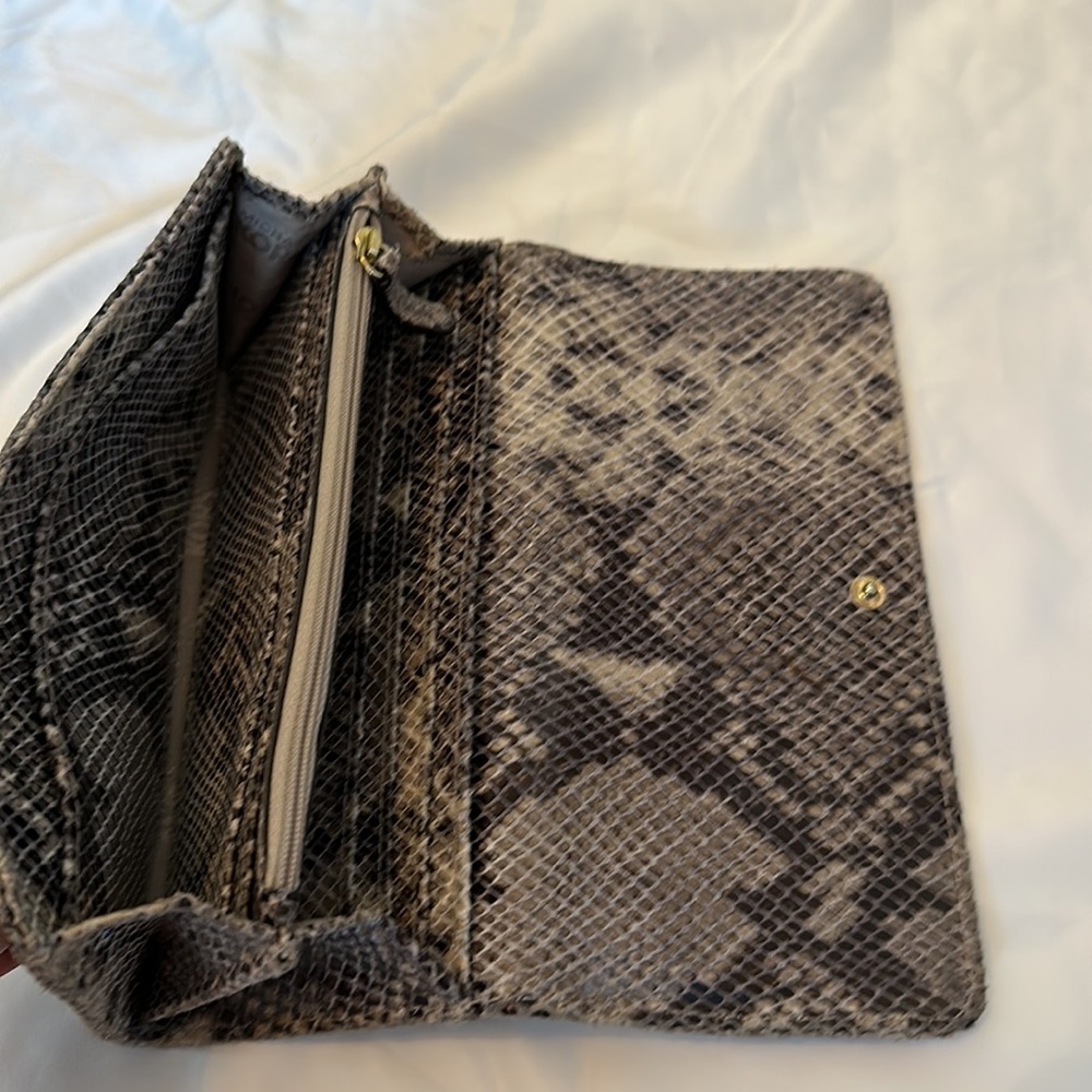 Michael Kors Python wallet - Picture 3 of 3